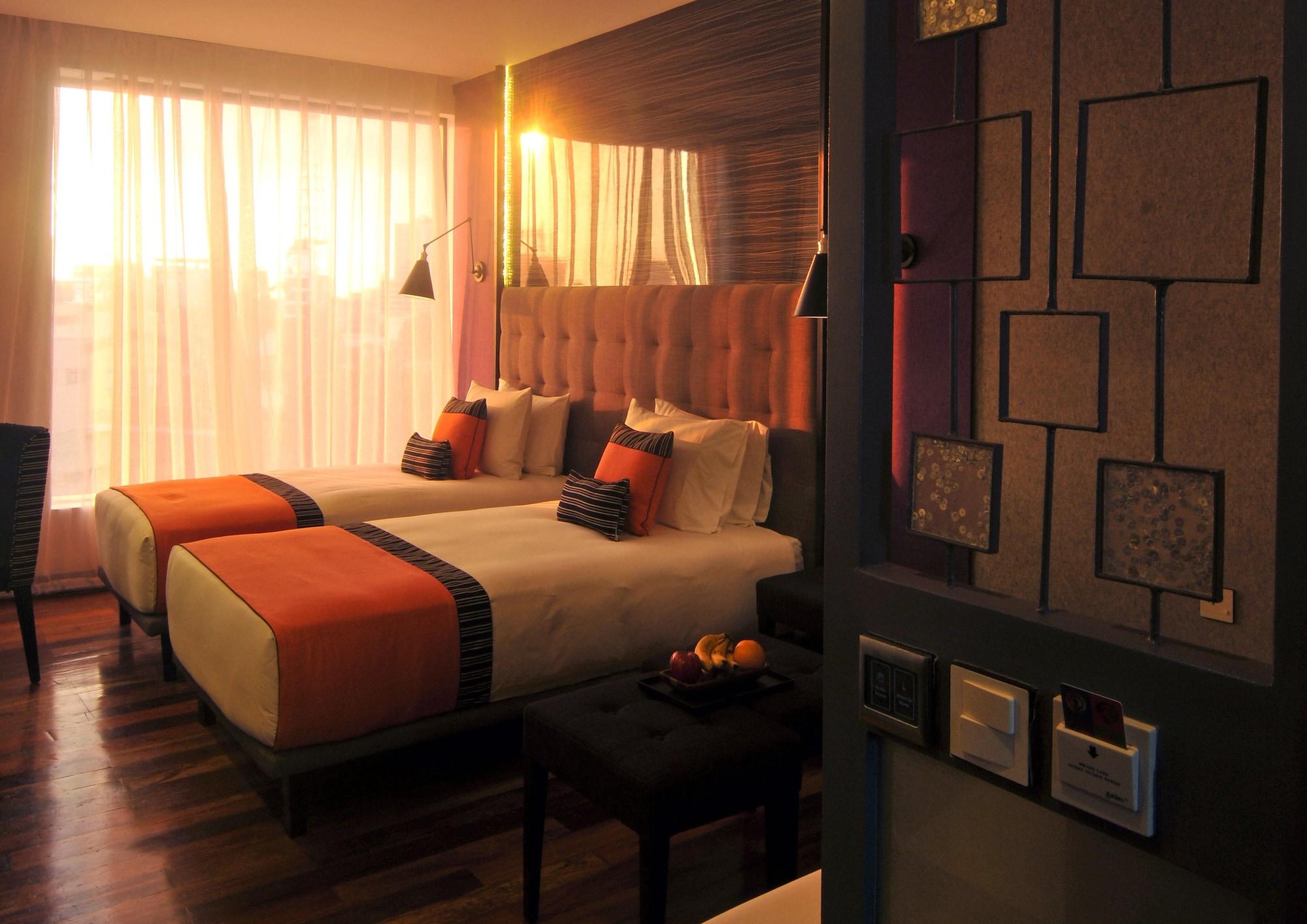 Hive Hotel Quezon City Exterior photo
