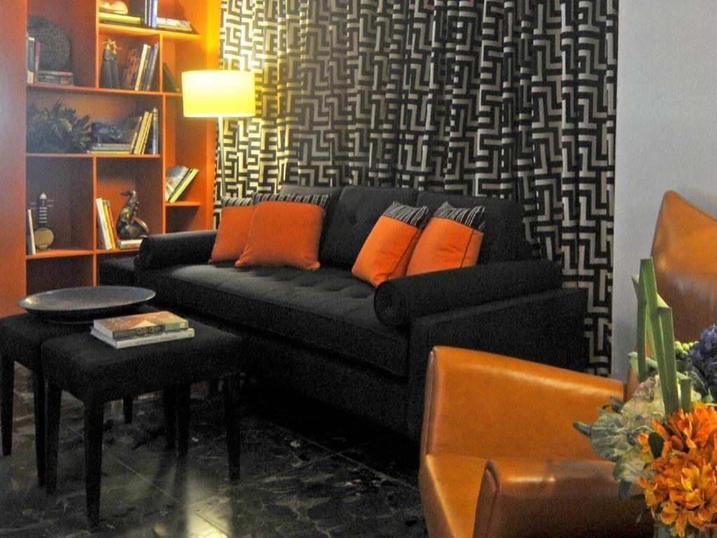 Hive Hotel Quezon City Exterior photo