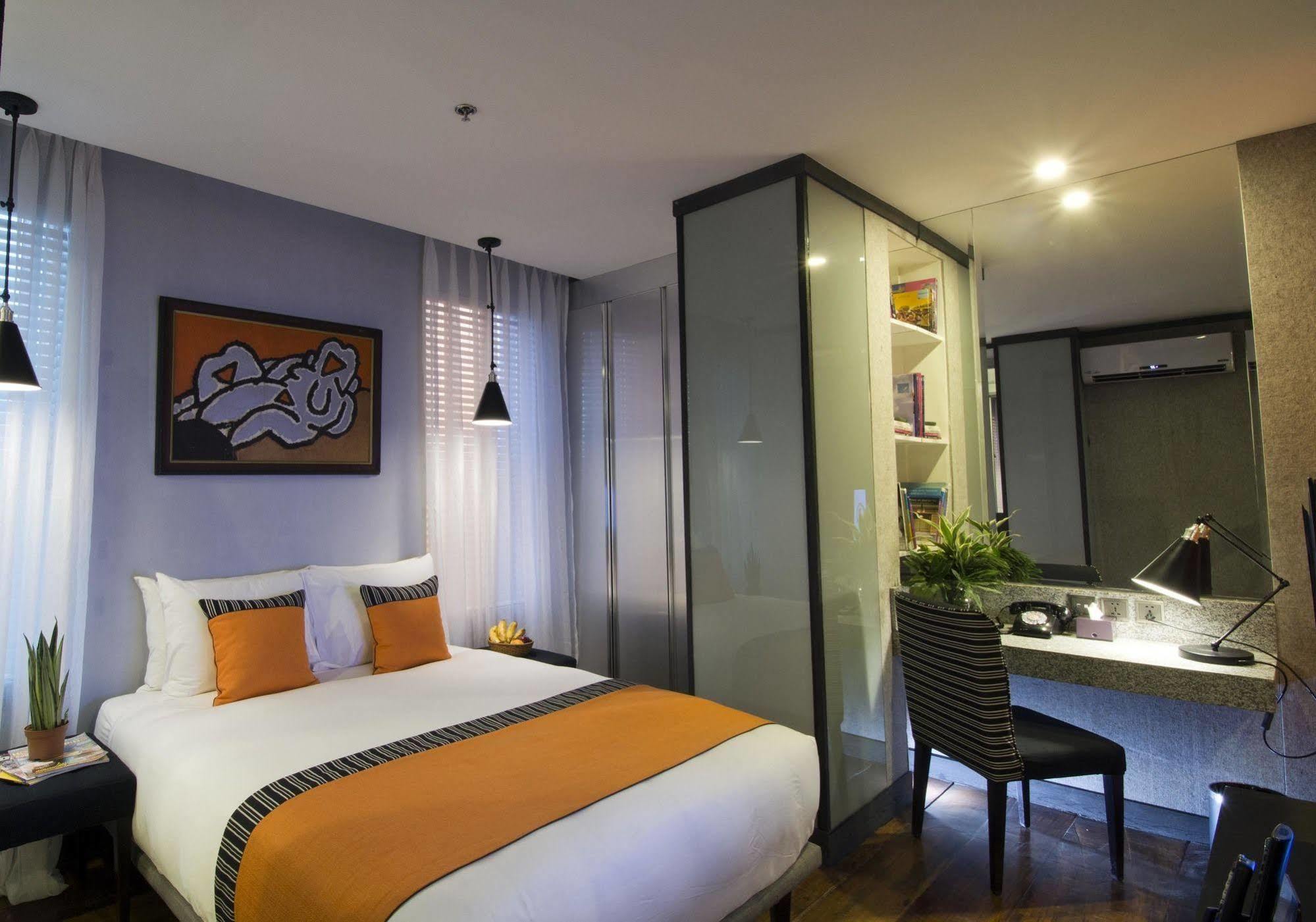 Hive Hotel Quezon City Exterior photo